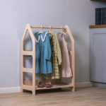 відкритий гардероб для одягу